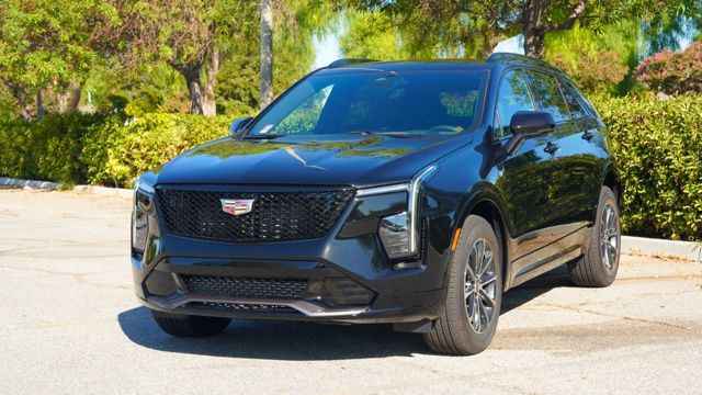 2025 Cadillac Xt4 FWD 4-door Sport, 124815, Photo 1