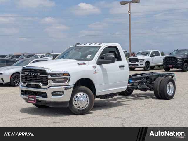 2025 Ram 5500 Chassis Cab Tradesman 4x2 Reg Cab 84" CA 168.5" WB, SG538448, Photo 1