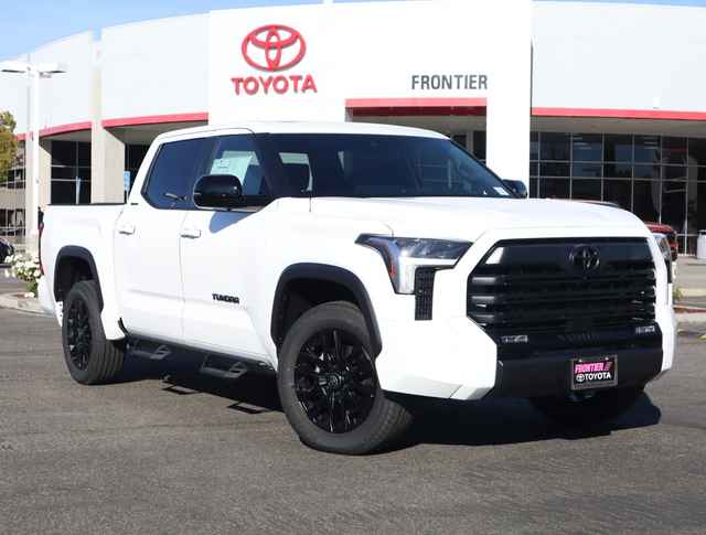 2025 Toyota Tacoma 2WD SR5 Double Cab 5' Bed AT, SM027370, Photo 1