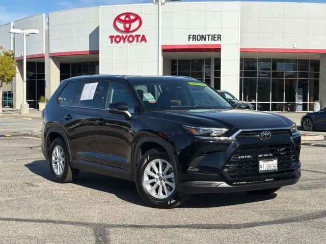 2025 Toyota Corolla Cross XLE 4WD, SV129319T, Photo 1