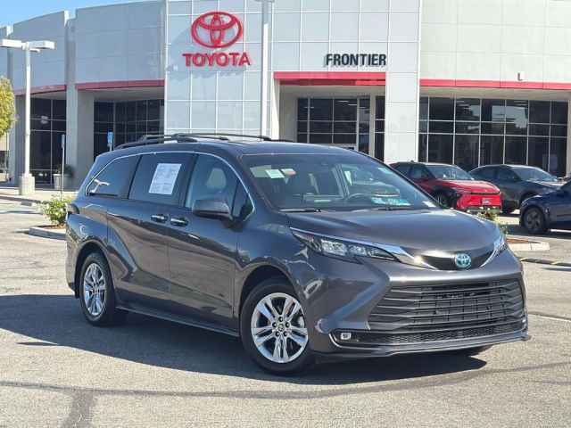 2026 Toyota Sienna XLE FWD 8-Passenger, TS330523, Photo 1