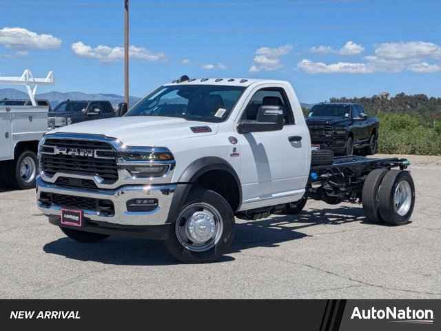 2026 Ram 4500 Chassis Cab Tradesman 4x4 Crew Cab 84" CA 197.4" WB, TG310842, Photo 1