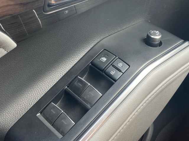 used 2021 Toyota Highlander car, priced at $39,758