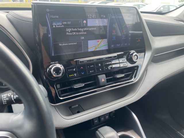 used 2021 Toyota Highlander car, priced at $39,758
