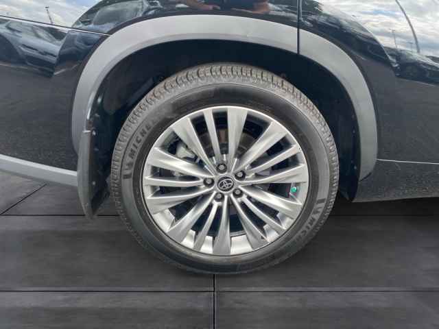 used 2021 Toyota Highlander car, priced at $39,758