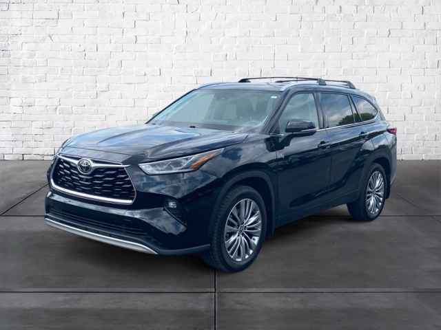used 2021 Toyota Highlander car, priced at $39,758