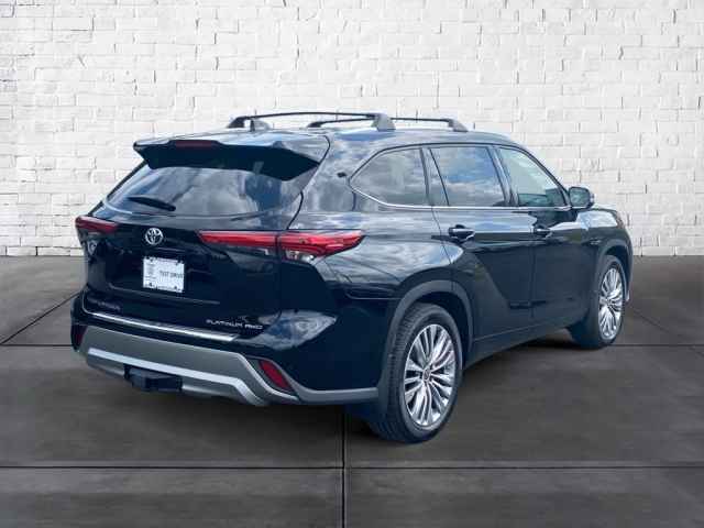 used 2021 Toyota Highlander car, priced at $39,758