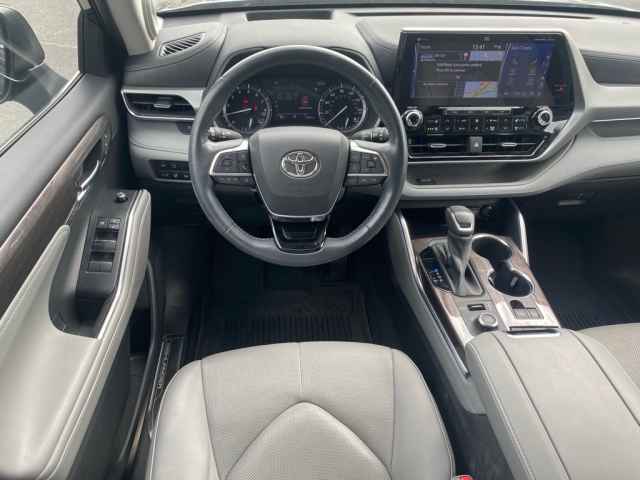 used 2021 Toyota Highlander car, priced at $39,758