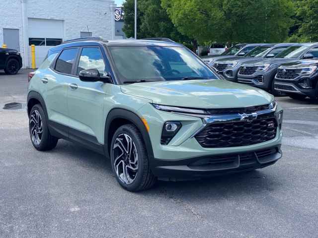 used 2024 Chevrolet TrailBlazer car, priced at $27,487