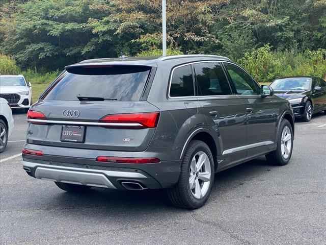 new 2025 Audi Q7 car, priced at $70,050