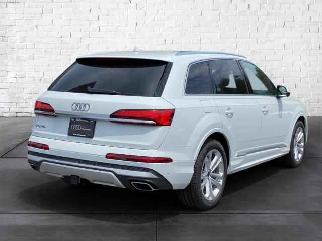 new 2025 Audi Q7 car, priced at $81,655