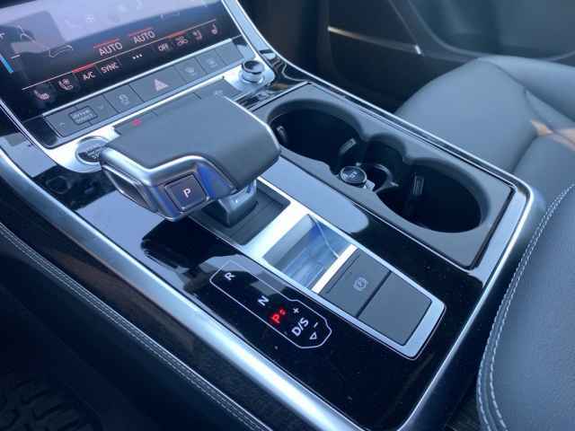 new 2025 Audi Q7 car, priced at $77,605