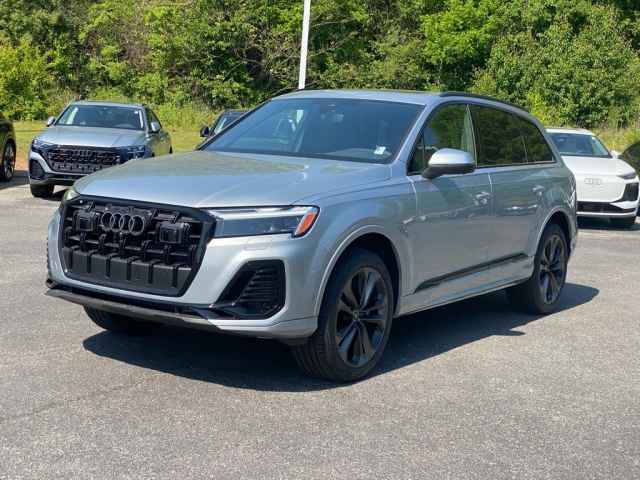 new 2025 Audi Q7 car, priced at $77,605