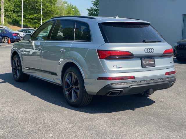 new 2025 Audi Q7 car, priced at $77,605