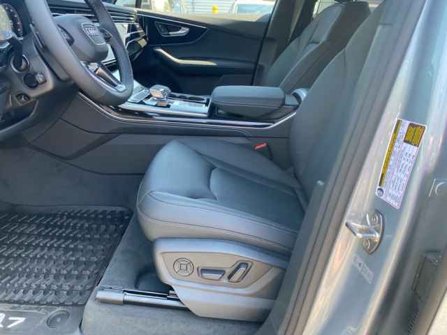 new 2025 Audi Q7 car, priced at $77,605