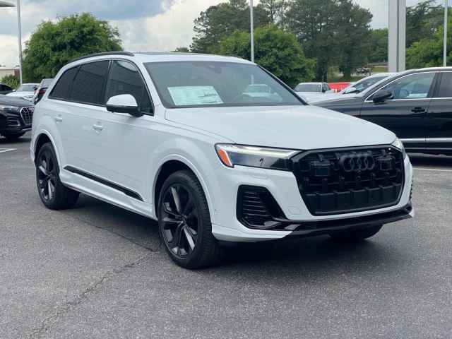 new 2025 Audi Q7 car, priced at $76,560