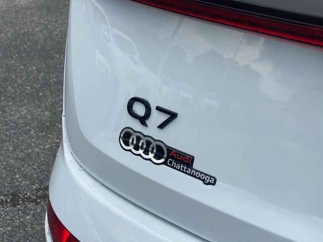 new 2025 Audi Q7 car, priced at $76,560