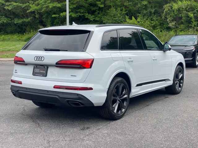 new 2025 Audi Q7 car, priced at $76,560