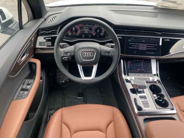 new 2025 Audi Q7 car, priced at $76,560