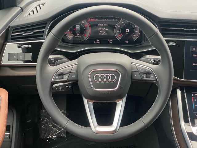 new 2025 Audi Q7 car, priced at $76,560