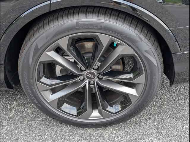 new 2025 Audi Q7 car, priced at $77,450