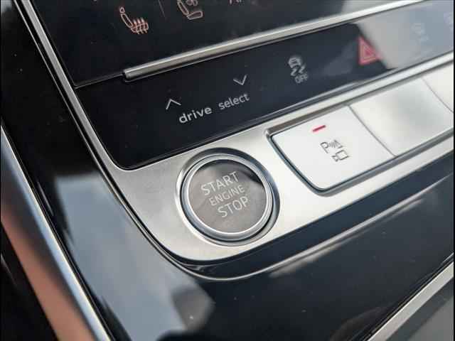 new 2025 Audi Q7 car, priced at $77,450