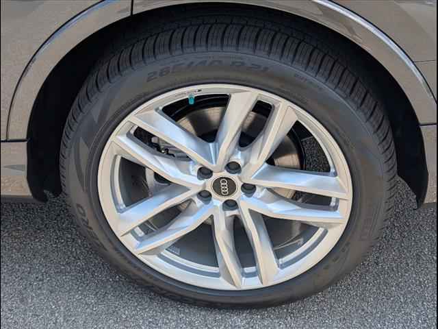 new 2025 Audi Q7 car, priced at $76,295