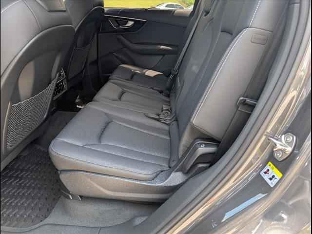 new 2025 Audi Q7 car, priced at $76,295