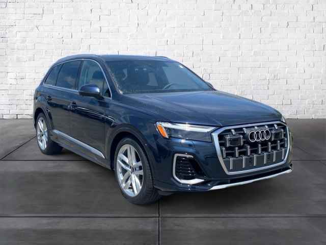 new 2025 Audi Q7 car, priced at $76,480