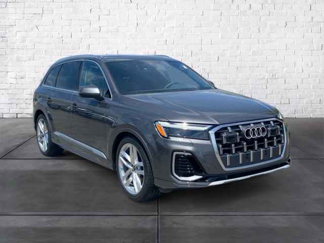 new 2025 Audi Q7 car, priced at $76,480