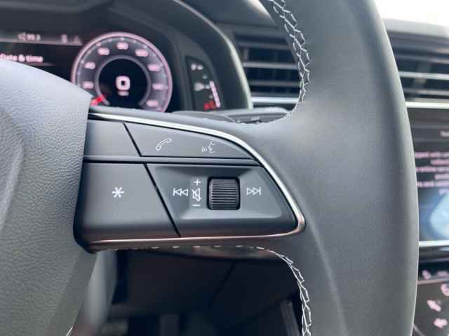 new 2025 Audi Q7 car, priced at $65,970
