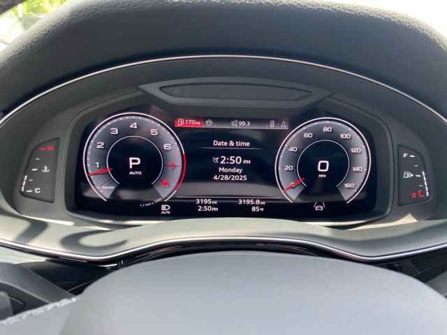 new 2025 Audi Q7 car, priced at $65,970