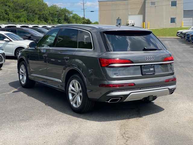 new 2025 Audi Q7 car, priced at $65,970