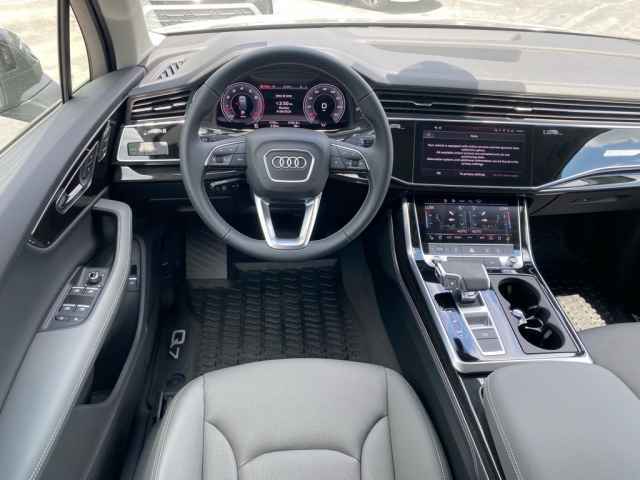 new 2025 Audi Q7 car, priced at $65,970