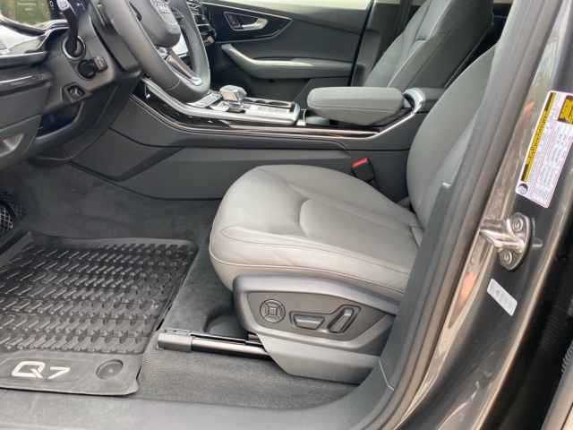 new 2025 Audi Q7 car, priced at $65,970