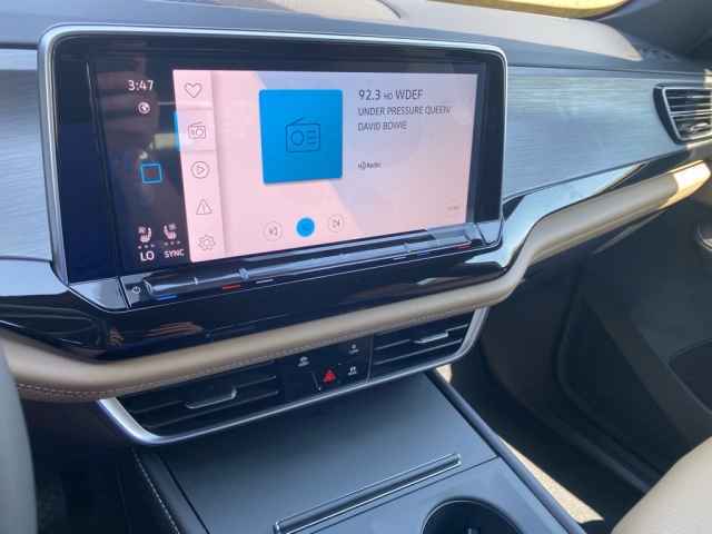new 2025 Volkswagen Atlas Cross Sport car