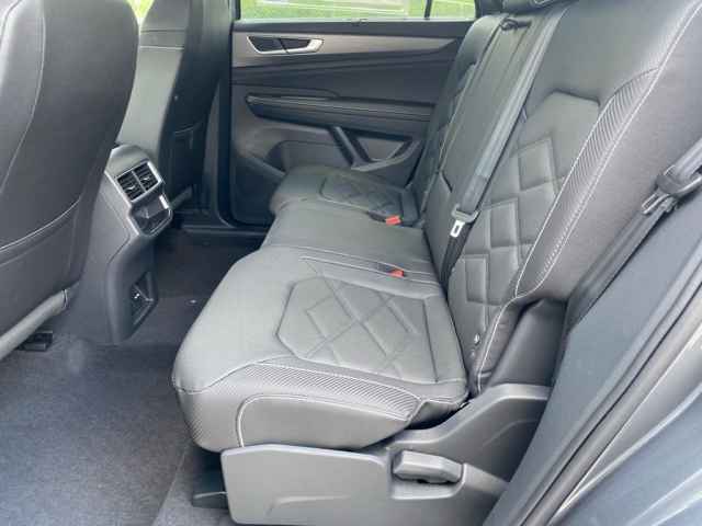 new 2025 Volkswagen Atlas Cross Sport car