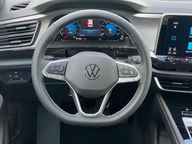new 2025 Volkswagen Atlas Cross Sport car