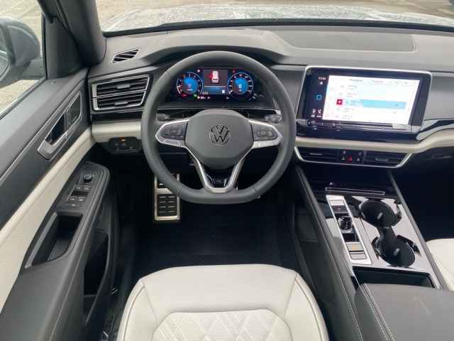 new 2025 Volkswagen Atlas Cross Sport car
