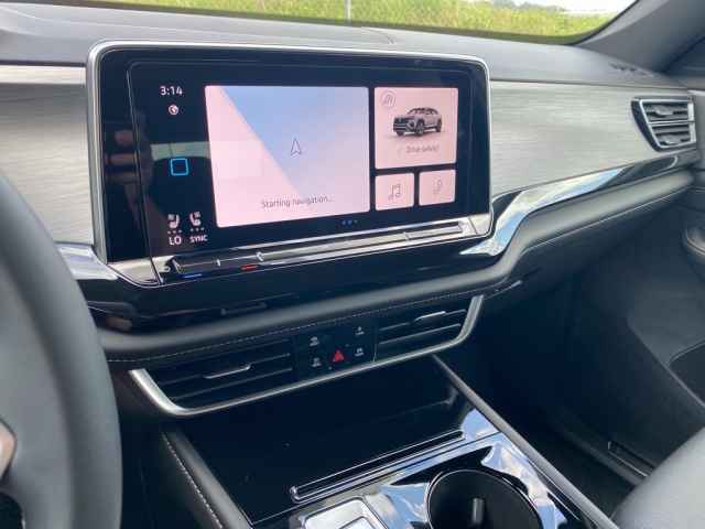 new 2025 Volkswagen Atlas Cross Sport car