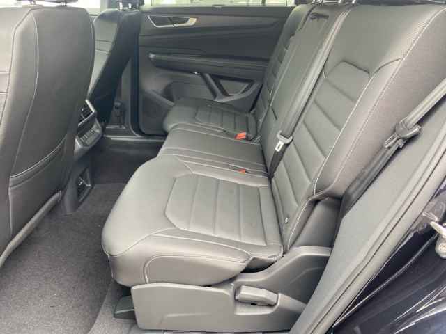 new 2025 Volkswagen Atlas Cross Sport car