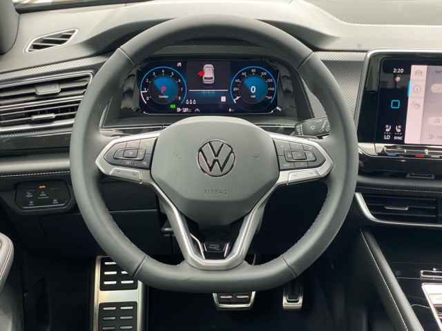 new 2025 Volkswagen Atlas Cross Sport car