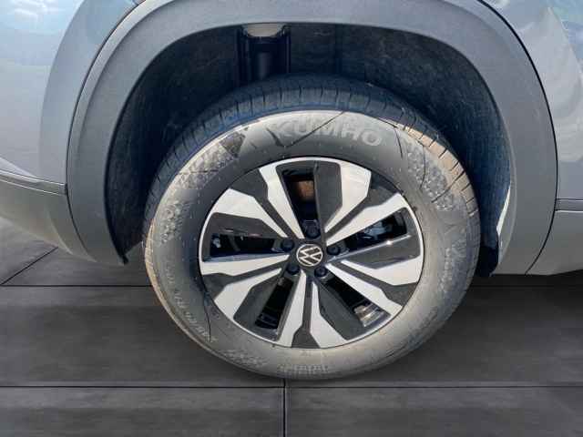 new 2025 Volkswagen Atlas Cross Sport car
