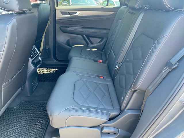 new 2025 Volkswagen Atlas Cross Sport car