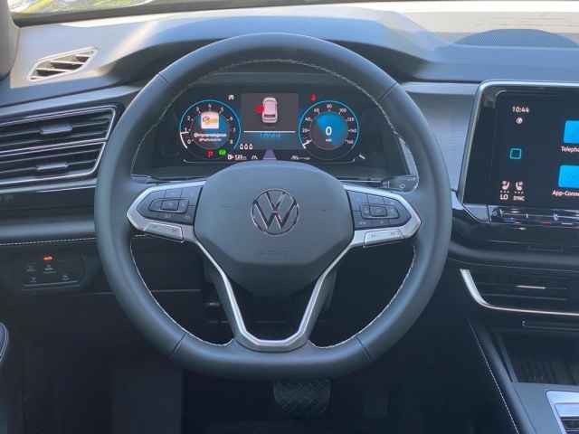 new 2025 Volkswagen Atlas Cross Sport car