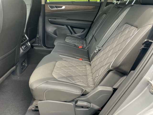 new 2025 Volkswagen Atlas car