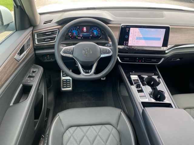 new 2025 Volkswagen Atlas car
