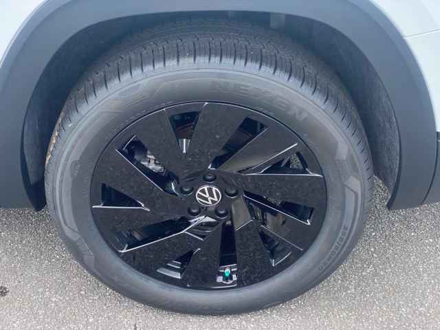 new 2025 Volkswagen Atlas car