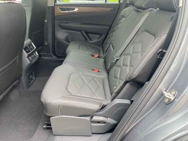 new 2025 Volkswagen Atlas car