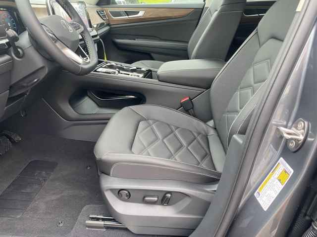 new 2025 Volkswagen Atlas car